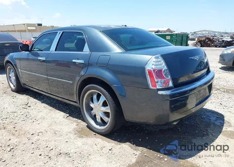 2007 Chrysler 300C z USA, uszkodzony, nr VIN 2C3KA63H67H838800